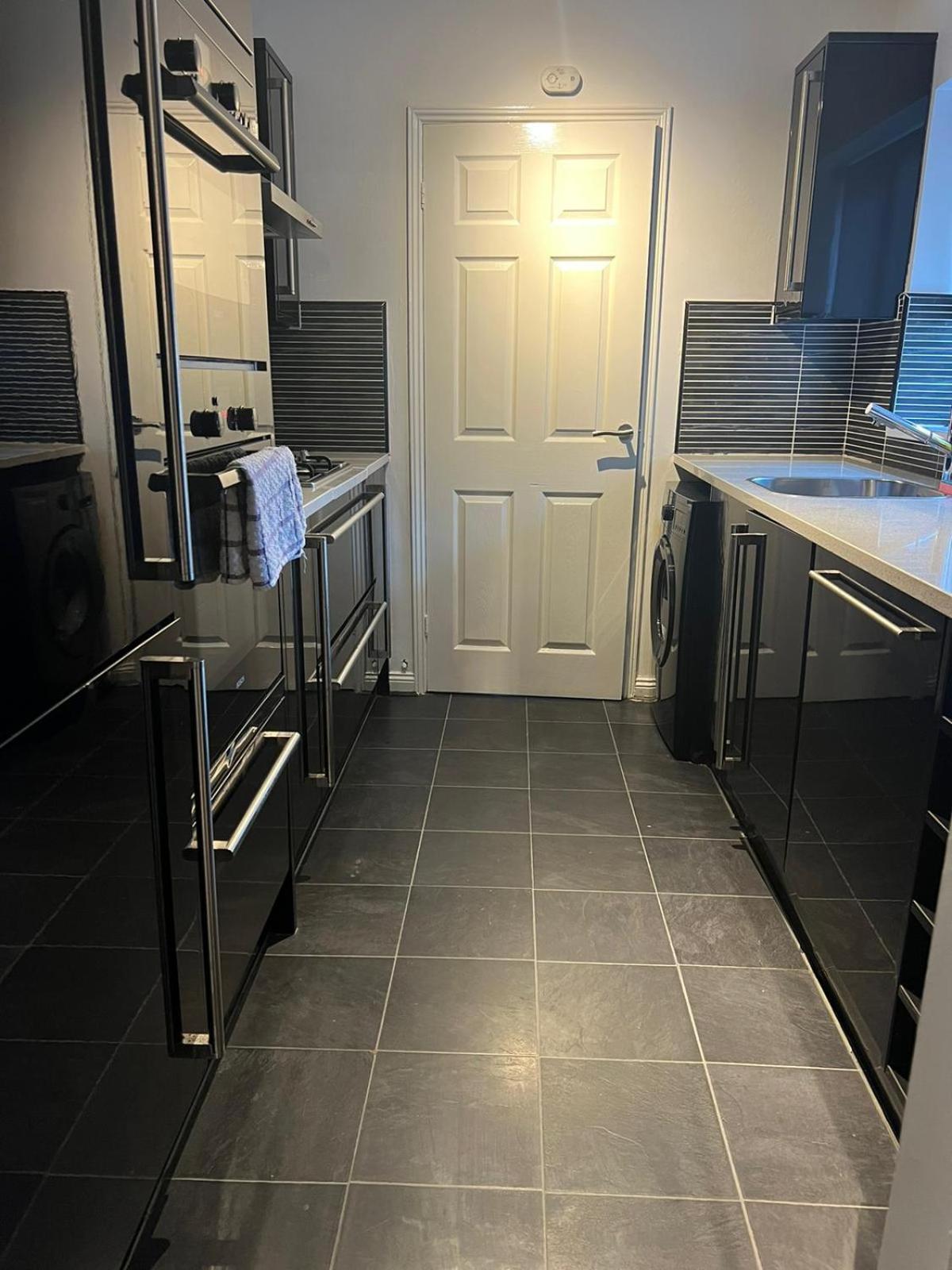 3 Bedroom Property Close To Beach Саут Шийлдс Екстериор снимка